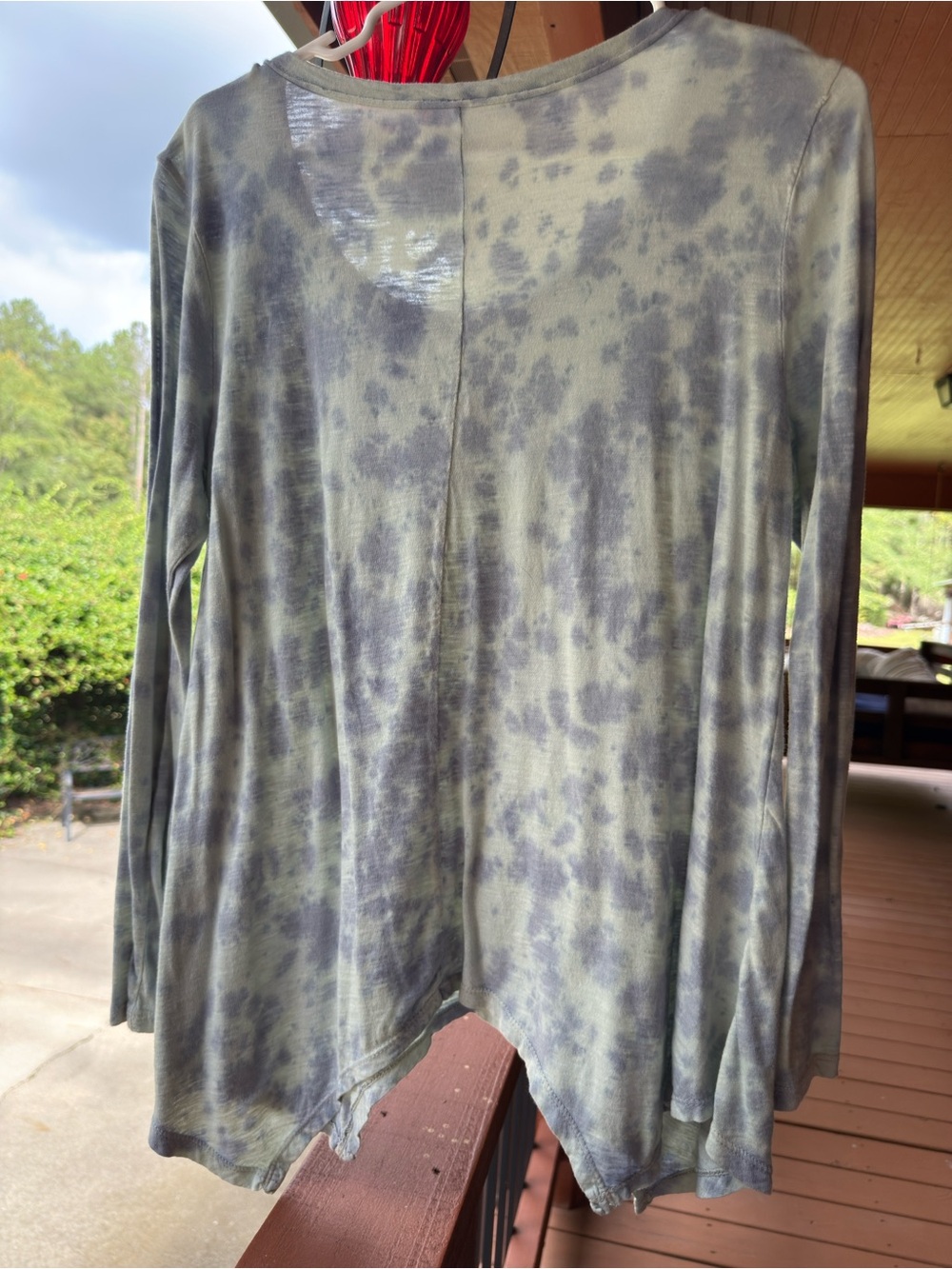 Wonderly Long Sleeve Tie-Dye Tunic Top in Gray and Green